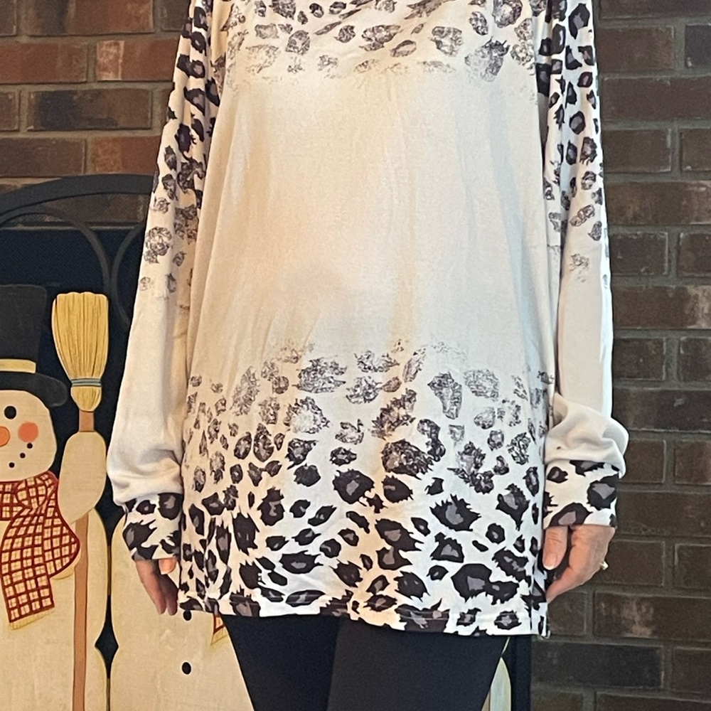 Tickled Teal Leopard Print Long Sleeve Scoop Neck Color Block Top, Size XL - Picture 2 of 9